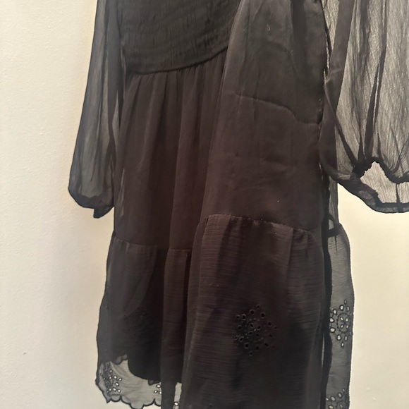 Dress - Picture 2 of 9